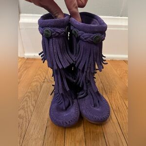NEW toddler Size 8 Minnetonka Moccasin Purple Suede 3 Layer Fringe Boots